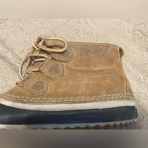 Sorel Women’s Out N About Waterproof Leather Boots - Picture 9 of 14